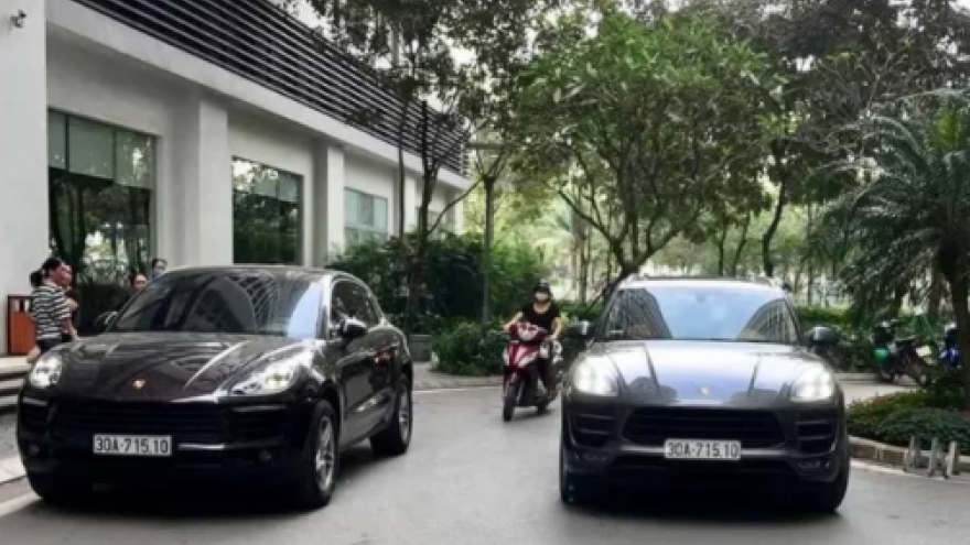 Vụ 2 xế hộp Porsche “biển số sinh đôi”: Truy tìm nam tài xế